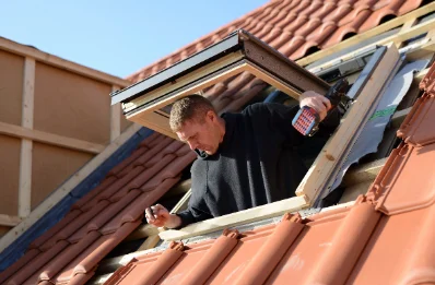 Pose de fenêtres de toit Velux à Aubigné